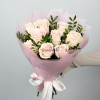 Букет из 9 розовых роз с зеленью